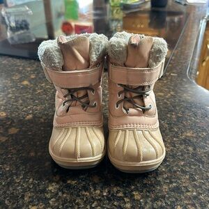 Girls snow boots